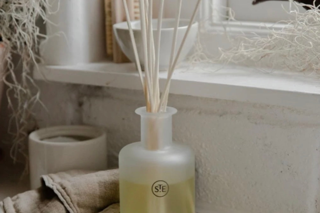 MOMENTS OF CALM; CANDLES AND DIFFUSERS