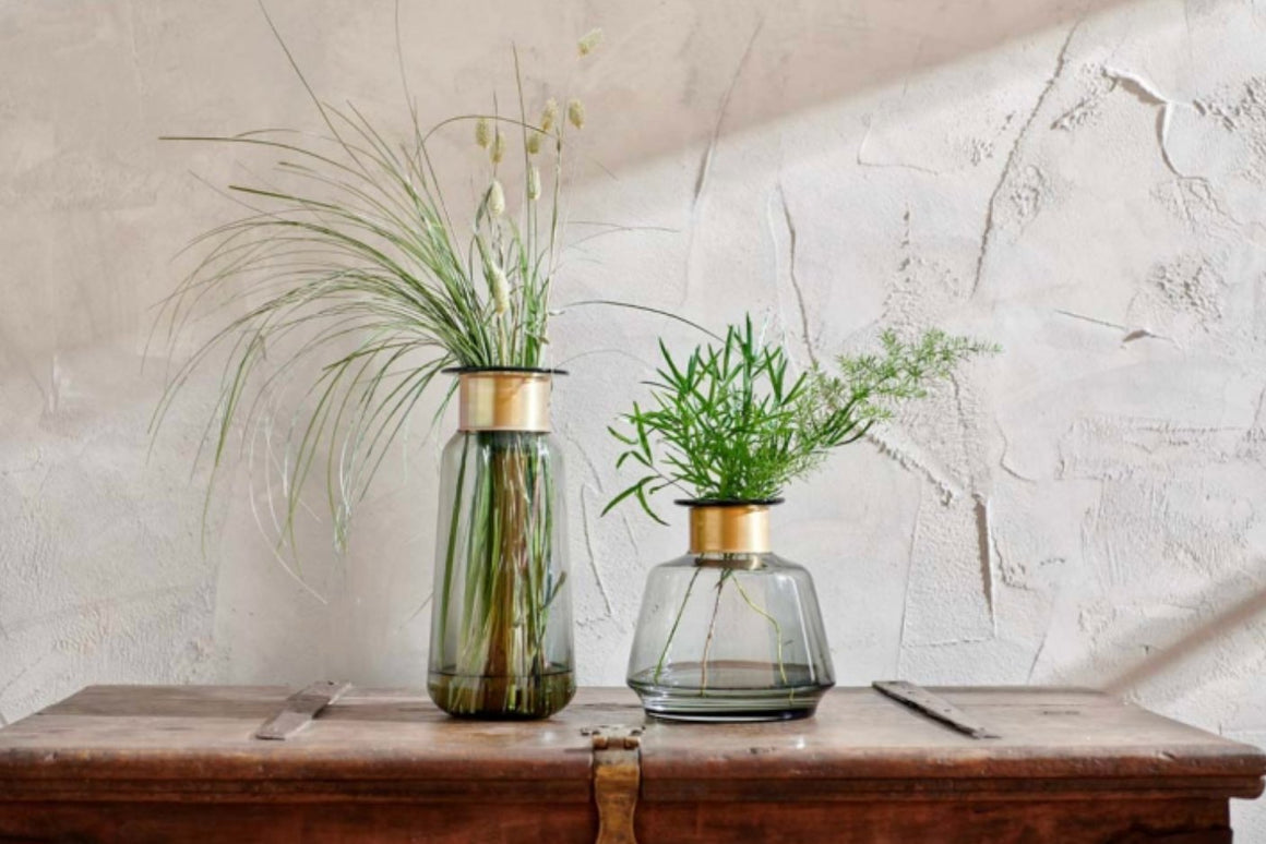 CERAMIC JUGS AND VASES
