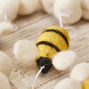 FELT BEE AND DAISY FLOWER GARLAND