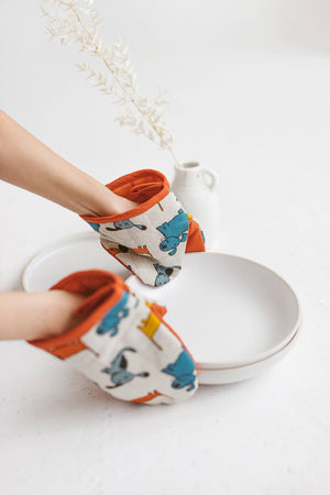 'DOGS' LINEN MINI OVEN GLOVE - ORANGE