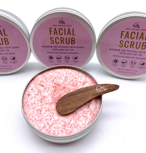 JOJOBA AND GERANIUM EXFOLIATING FACIAL SCRUB
