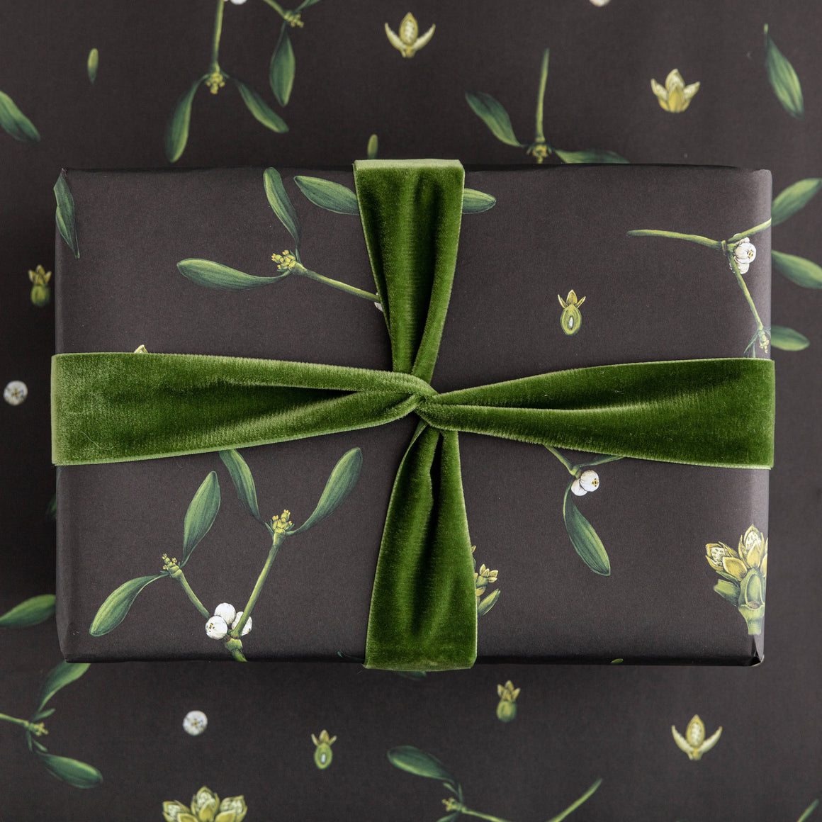 MISTLETOE- BLACK GIFT WRAP PAPER