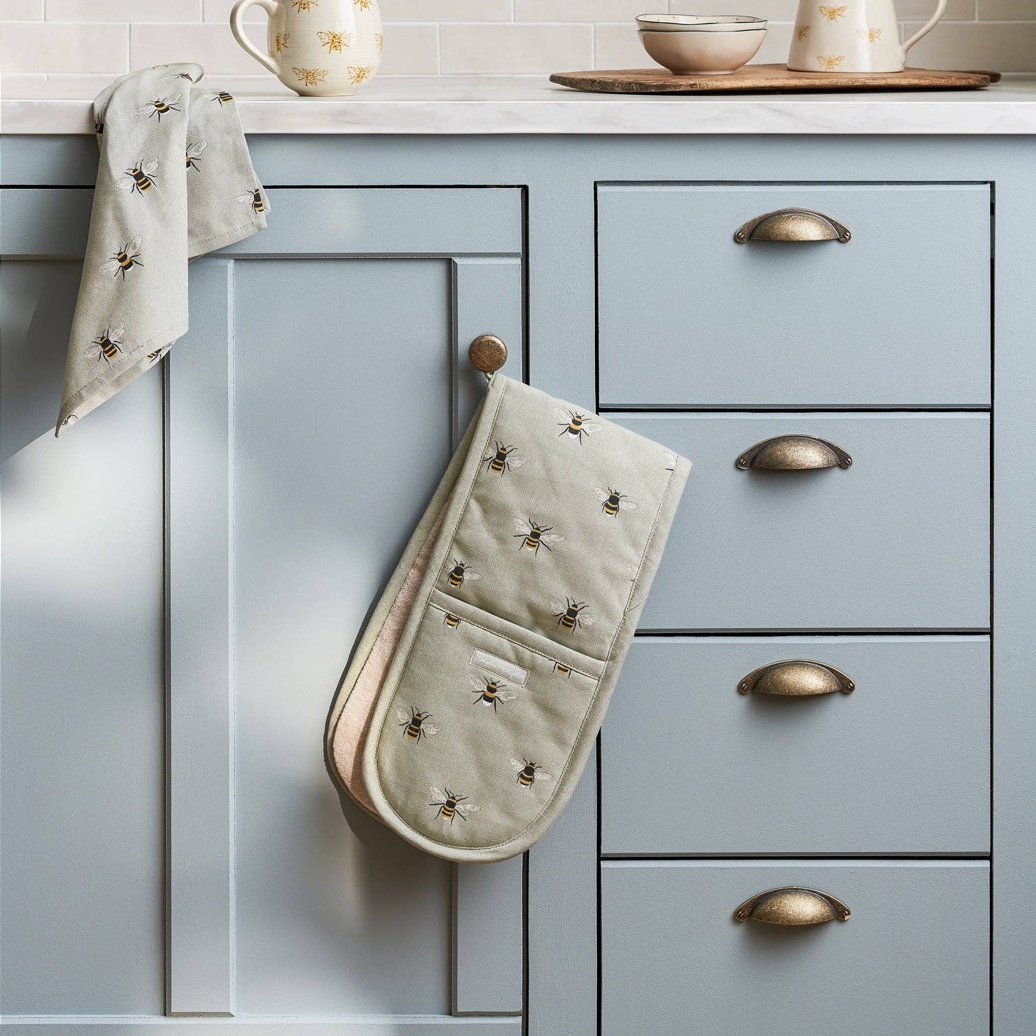BEES DOUBLE OVEN GLOVE – COTTON KITCHEN STYLE - Feather & Twigs