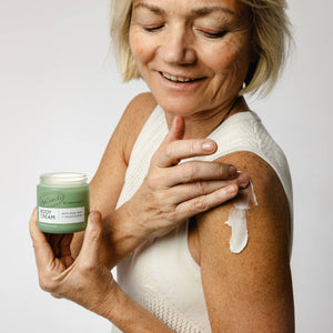 VEGAN BODY CREAM WITH ALOE VERA = COAOA BUTTER FOR DRY SKIN