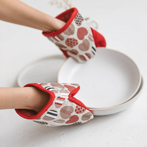 LINEN OVEN MINI GLOVE - HEART DESIGN