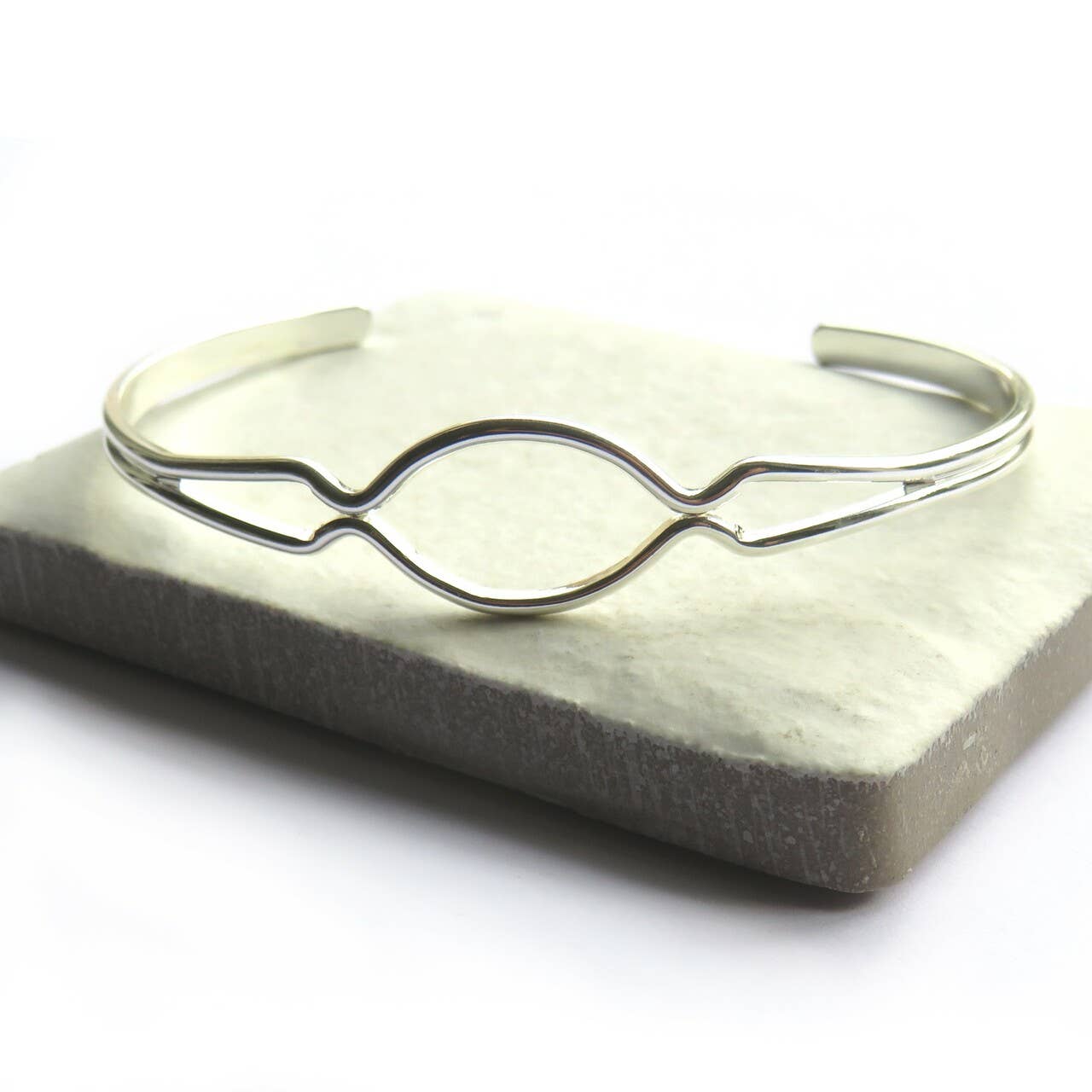 HOPE SILVER BANGLE - Feather & Twigs