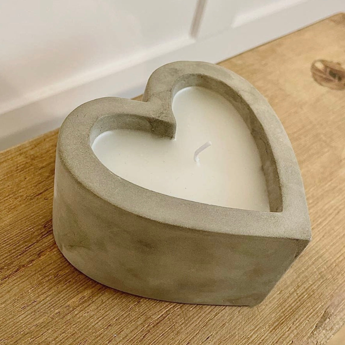 CONCRETE HEART CANDLE - Feather & Twigs