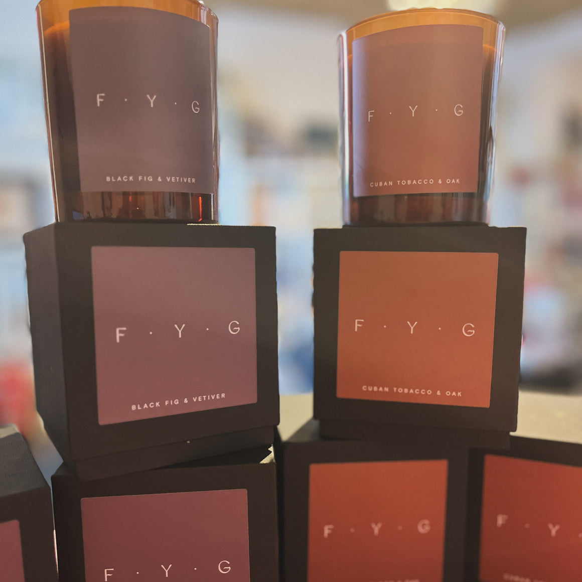 BLACK FIG AND VETIVER OR CUBAN TOBACCO AND OAK CANDLES - Feather & Twigs