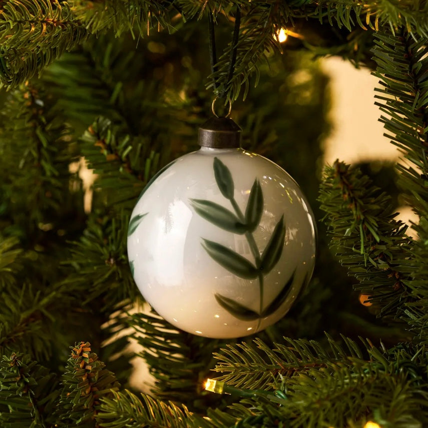 KEMBLE VINE BAUBLES & PLACE SETTINGS IN ROSEMARY GREEN - Feather & Twigs
