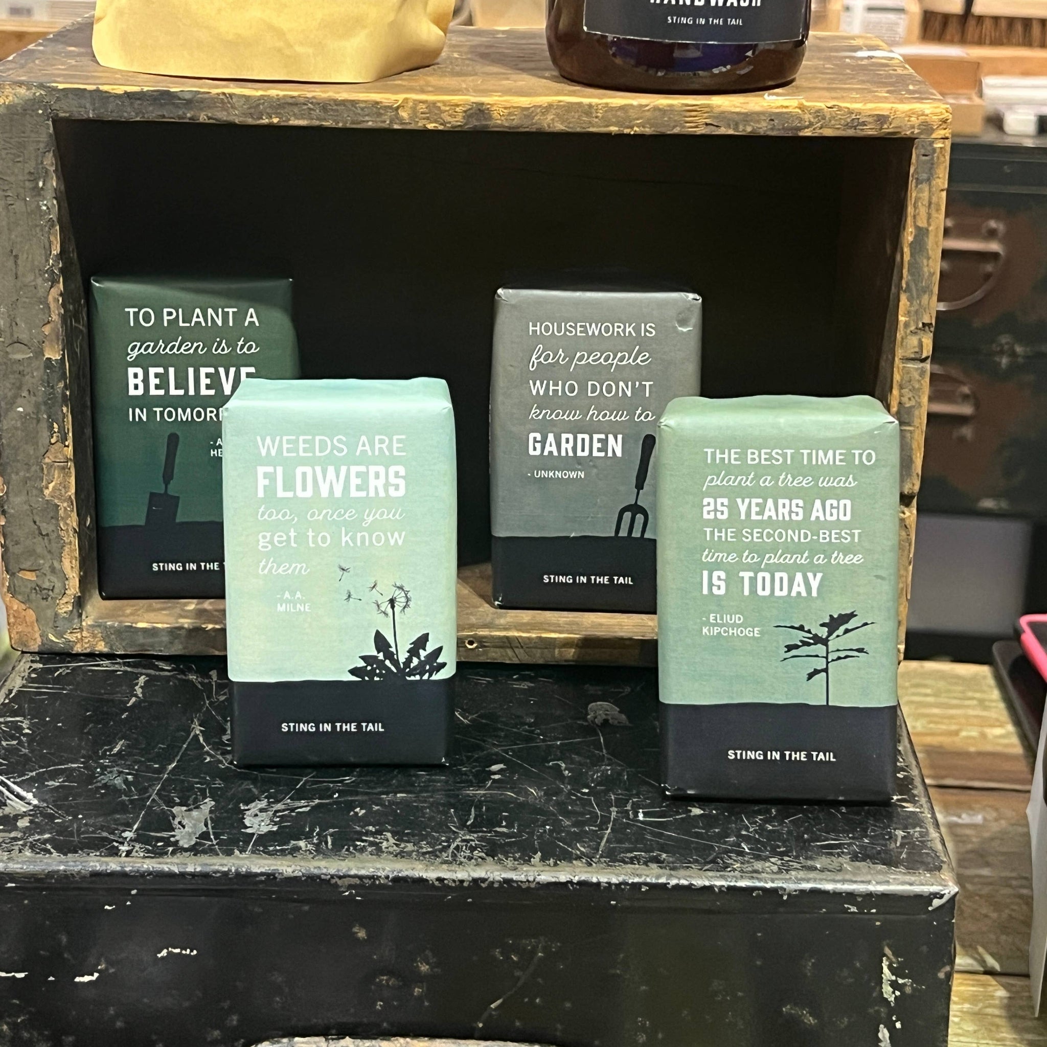 ASSOCIATED SOAPS FOR GARDEN LOVERS - OLIVE OIL AND WALNUT - Feather & Twigs