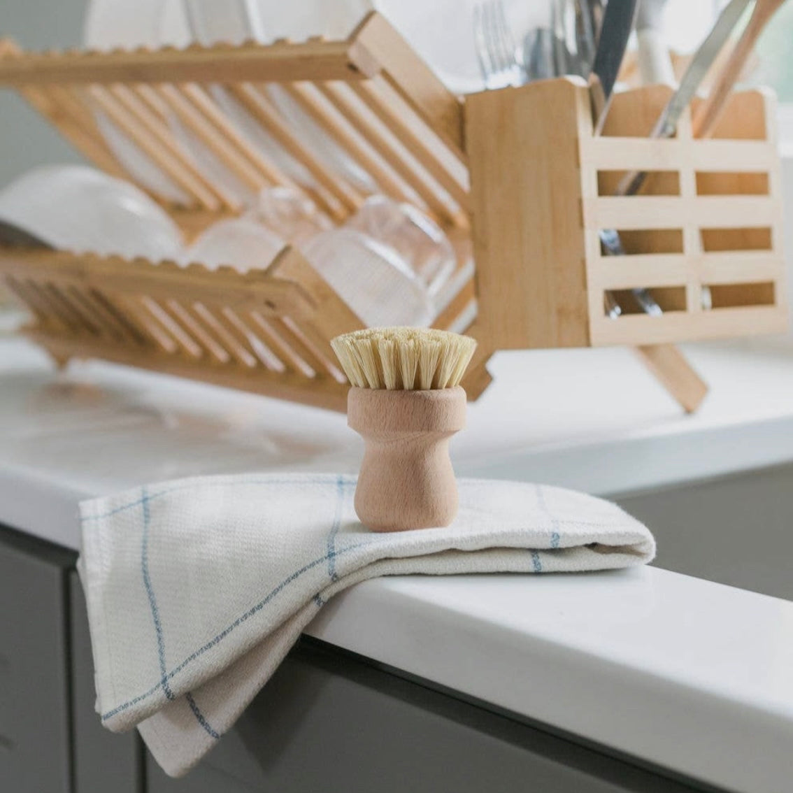 NATURAL POT BRUSH - Feather & Twigs