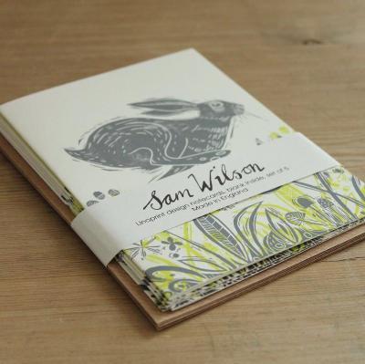 HEADLONG HARE NOTECARD SET