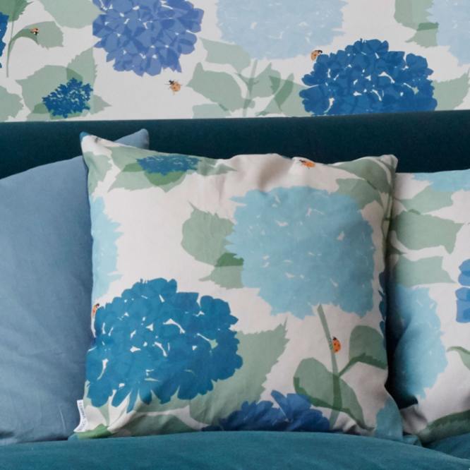 HYDRANGEA CUSHION - BLUE