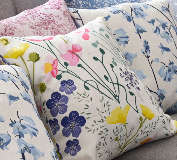 FLORAL MEADOW CUSHION