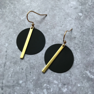 SOLAR EARRINGS - BLACK