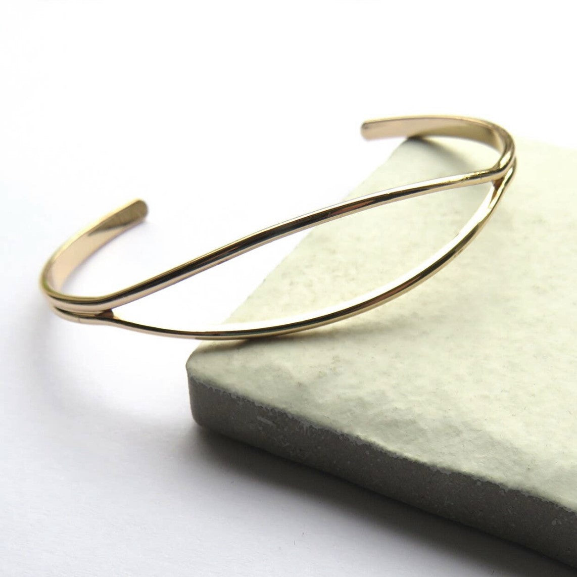 GOLD BANGLE - Feather & Twigs