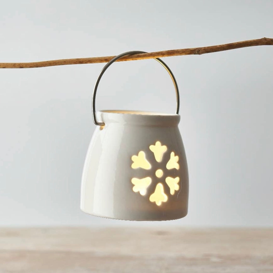 CUT SNOWFLAKE T-LIGHT HOLDER - Feather & Twigs