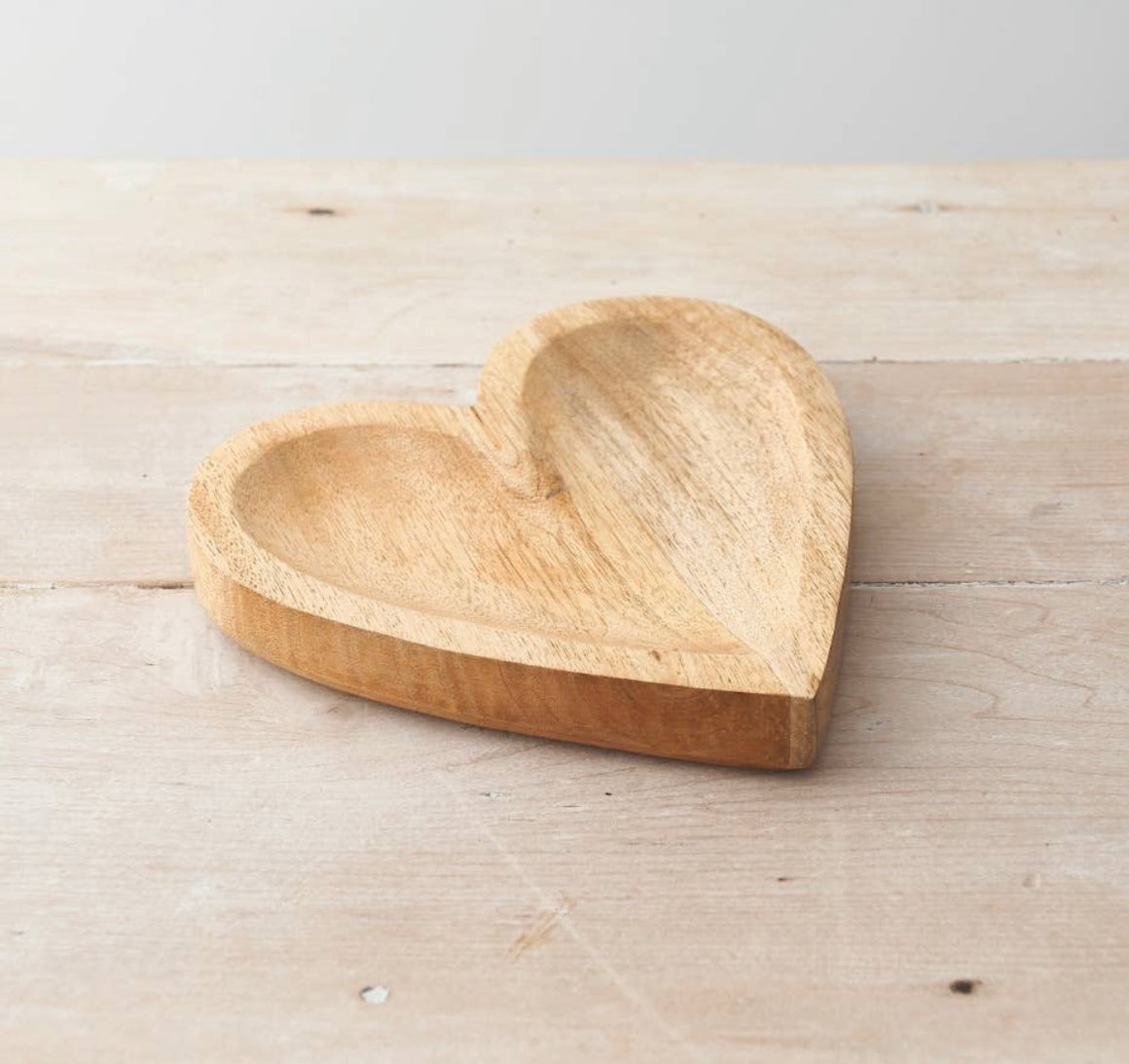 NATURAL WOODEN HEART TRINKET - Feather & Twigs