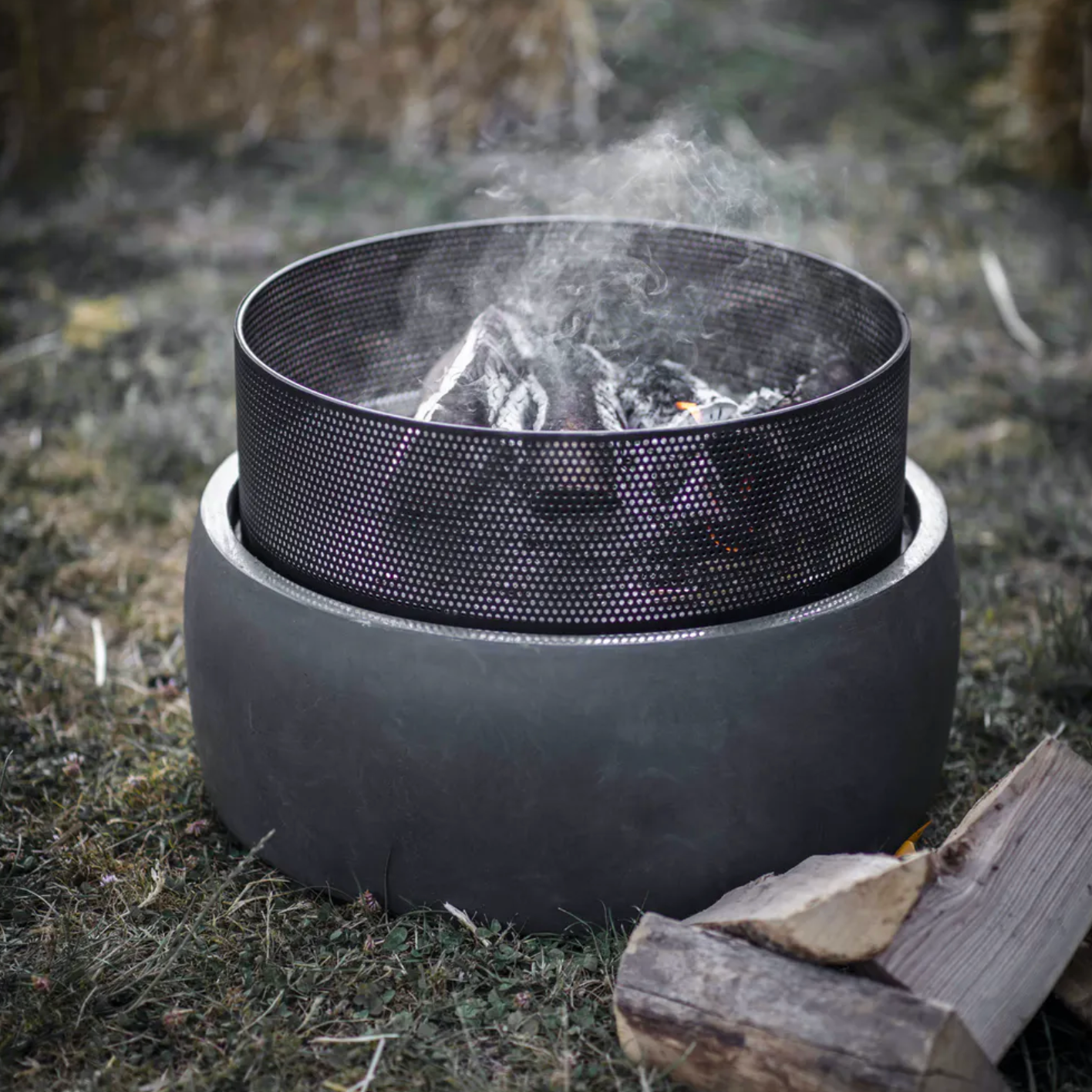 LYNEHAM ROUND FIRE PIT - Feather & Twigs