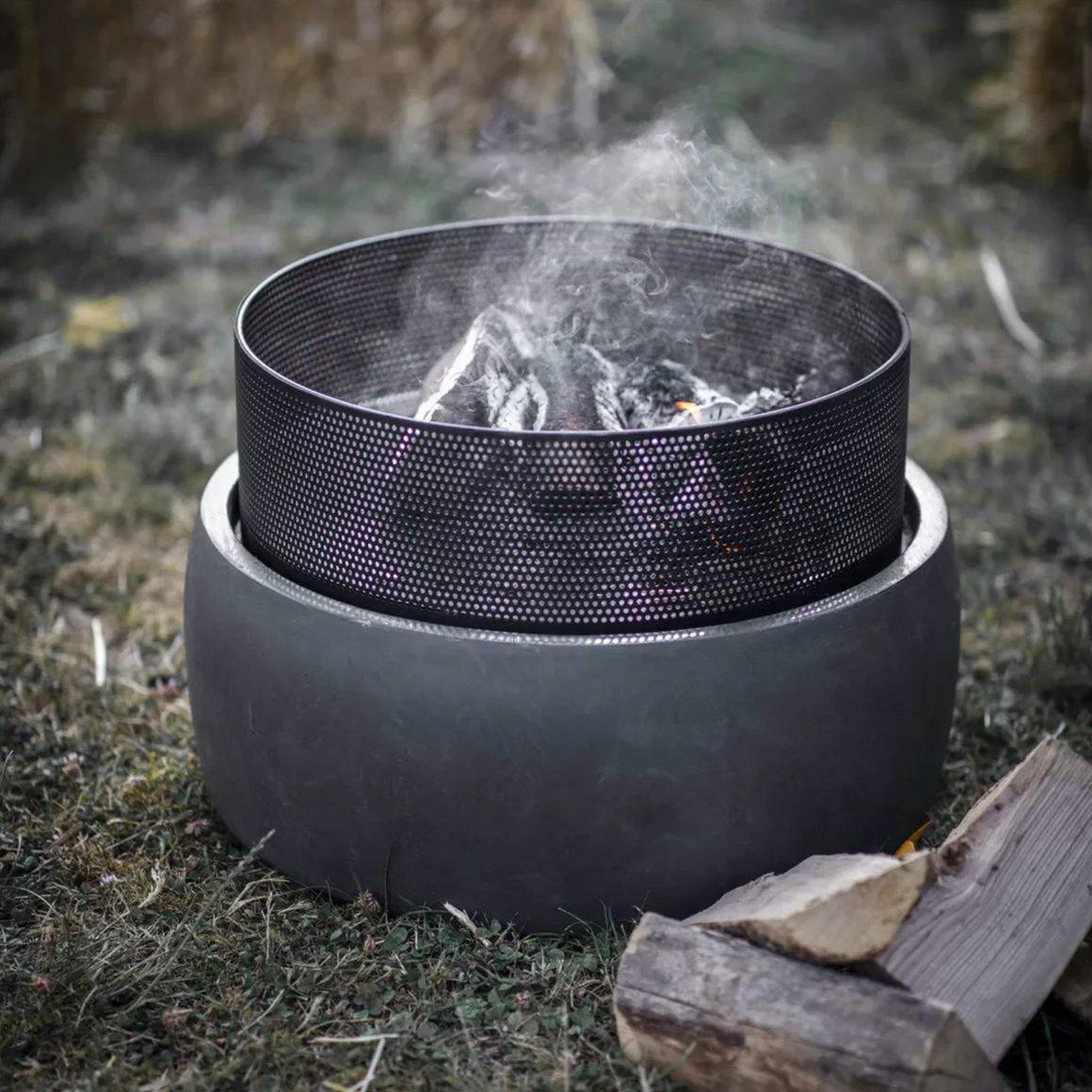 LYNEHAM ROUND FIRE PIT - Feather & Twigs