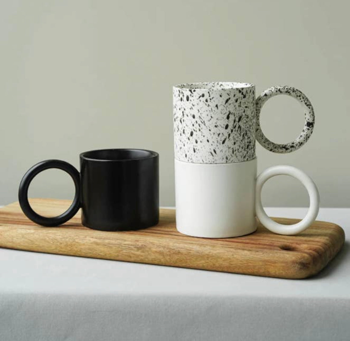 BLACK AND WHITE NORDIC MUGS