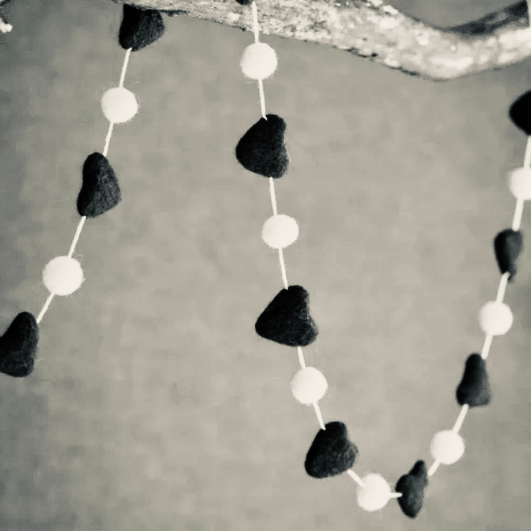 FELT HEART AND STAR GARLAND