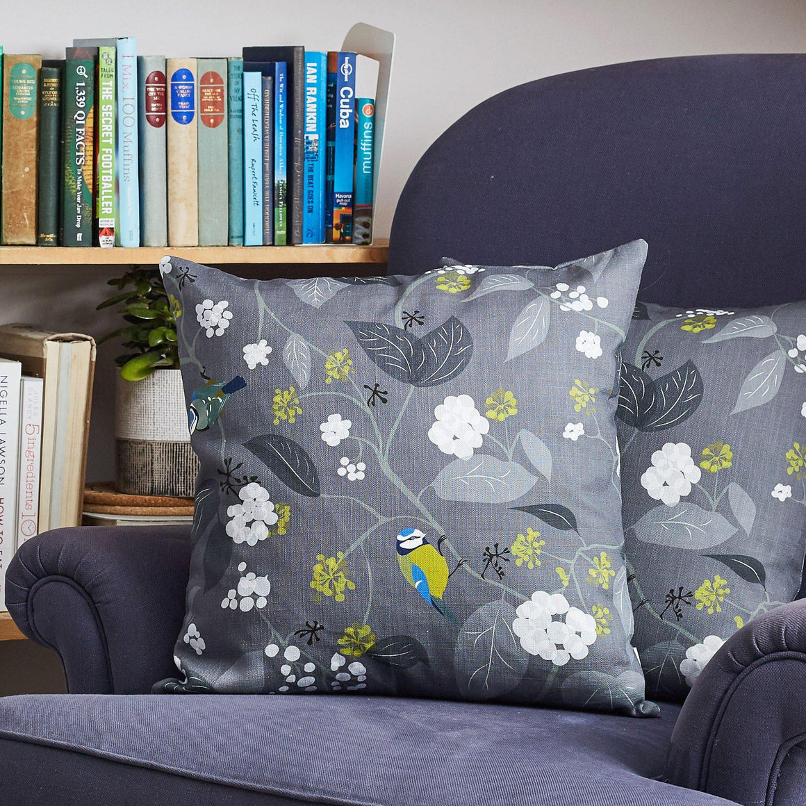 SPRING IVY SLATE CUSHION