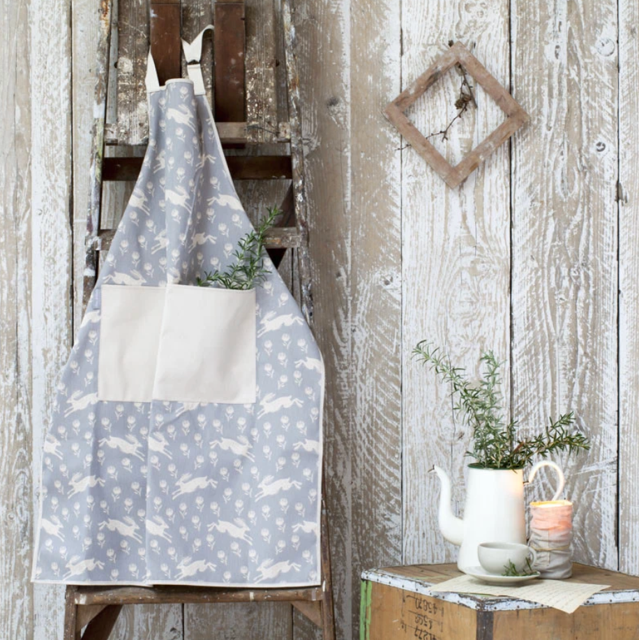 RUNNING HARE APRON BY SAM WILSON - Feather & Twigs